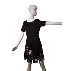 Elie Tahari New York City Skyline Women's size 6 Scuba Fit & Flare Career Dress‎